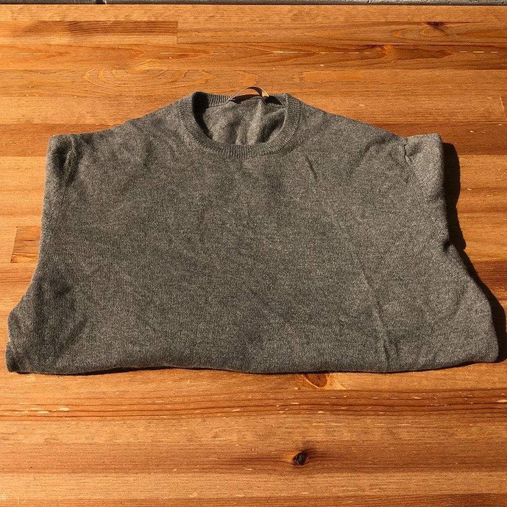 *last week* light weight shirt cashmere sweater